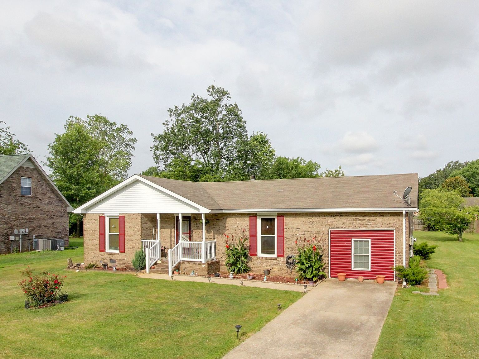 1176 Woodbridge Dr, Clarksville, TN 37042 | MLS #2550445 | Zillow