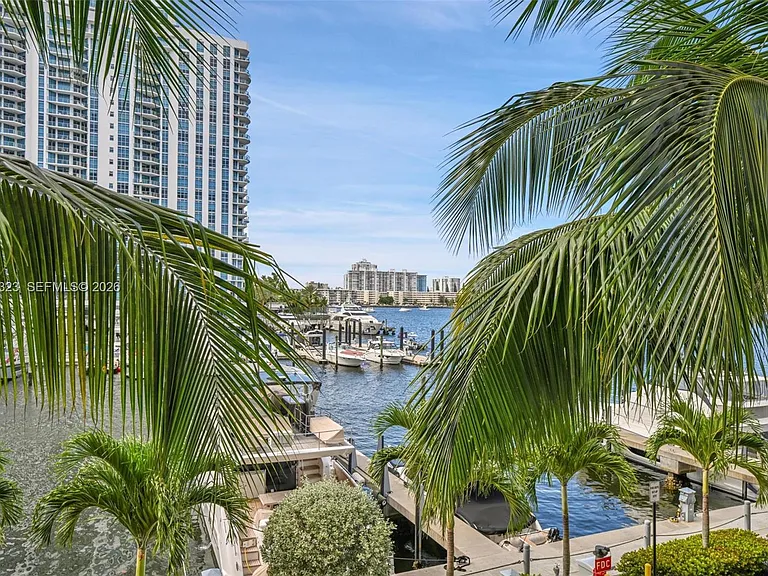 17111 Biscayne Blvd #207 — Photo 24