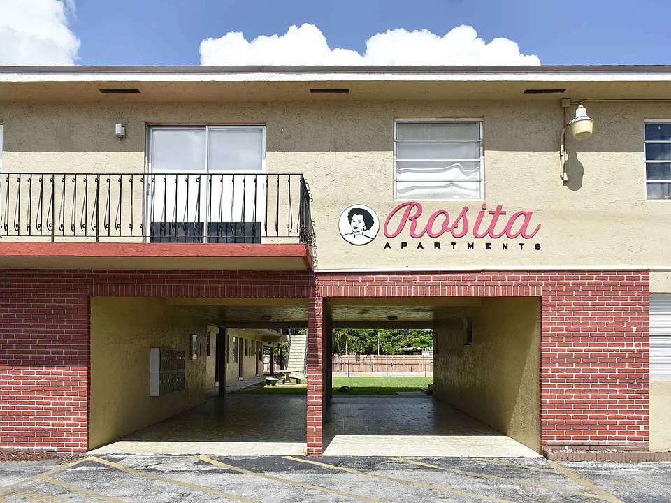 Maral Apartments