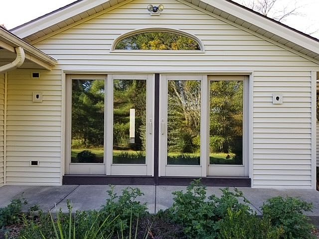 2nd image of 2250 Ridgewood Rd