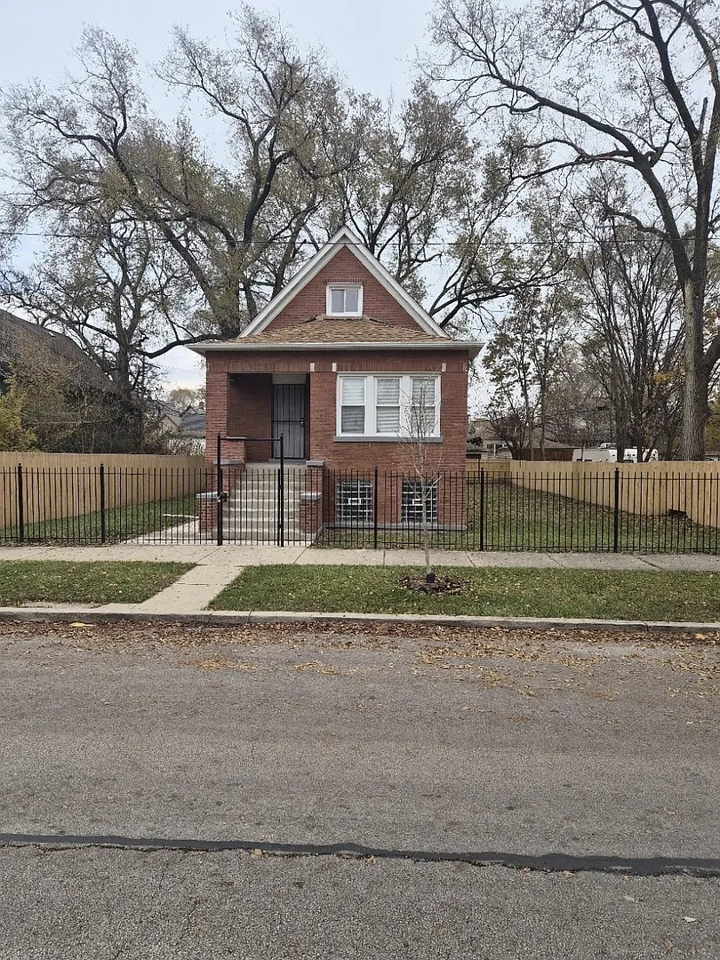 7017 S Hermitage Ave photo 1