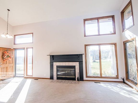 3rd image of 22944 Daboll Cir