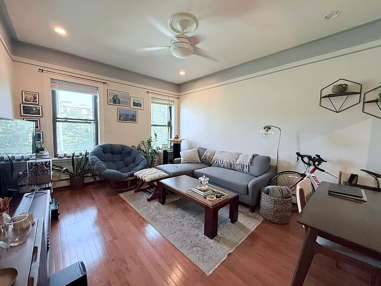 1880 Commonwealth Ave #5 — Photo 4