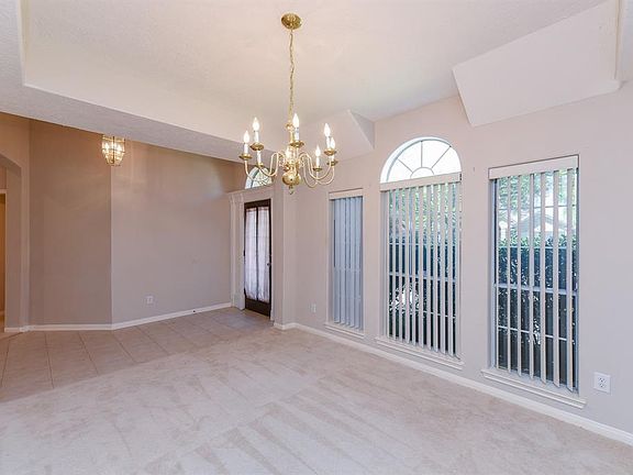 4th image of 160 Greenridge Cir