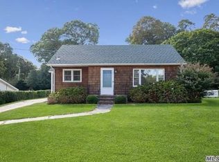 1125 Ostrander Ave, Riverhead, NY 11901
