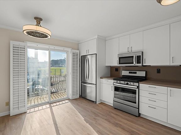 2nd image of 444 Richmond Dr APT 4