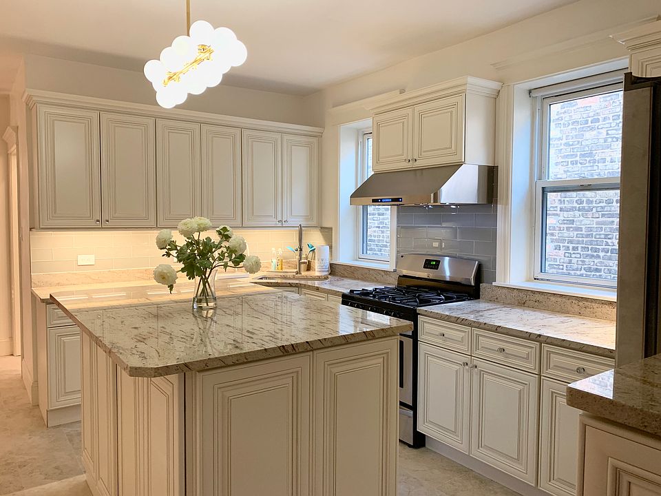1st image of 1257 W Cornelia Ave #2