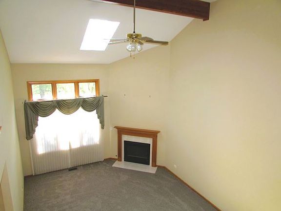 5th image of 17413 Carlyle Ct