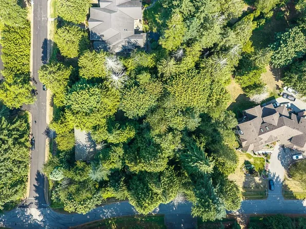 3530 142a St, Surrey, BC V4P 1M3