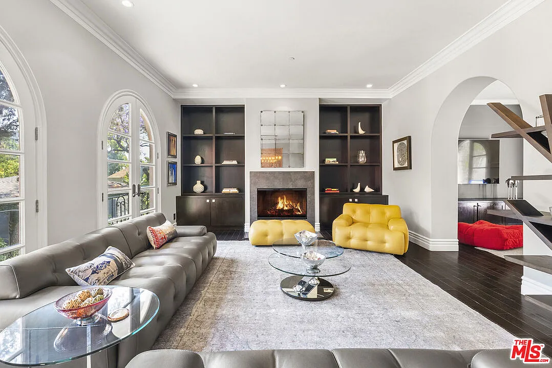4 bed, 4.5 bath, 4410 sqft, $12,495 — Photo 1