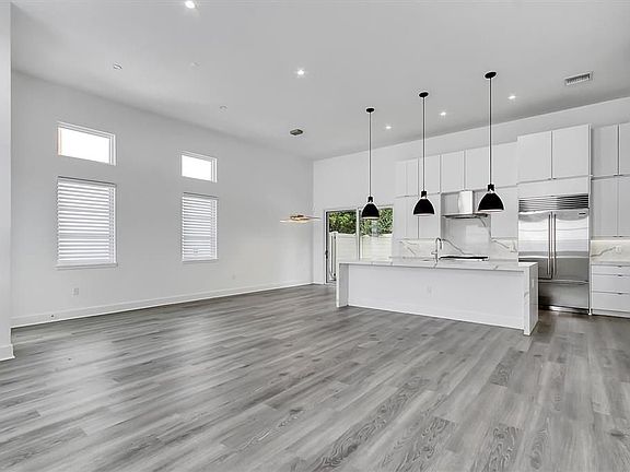 3rd image of 503 W Canton Ave