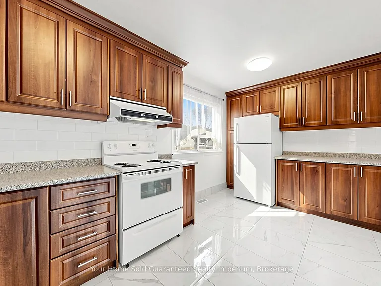 129 Melrose St — Photo 13