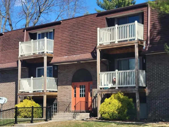 1299 48th Ave APT 5, East Moline, IL 61244