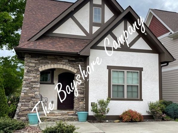 17 Tudor Way