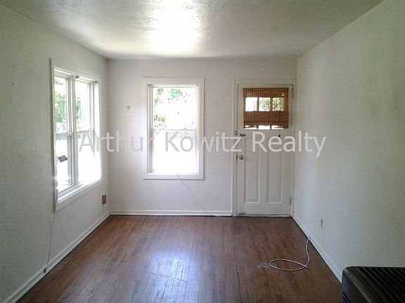 4th image of 1351 Hiawatha Ave