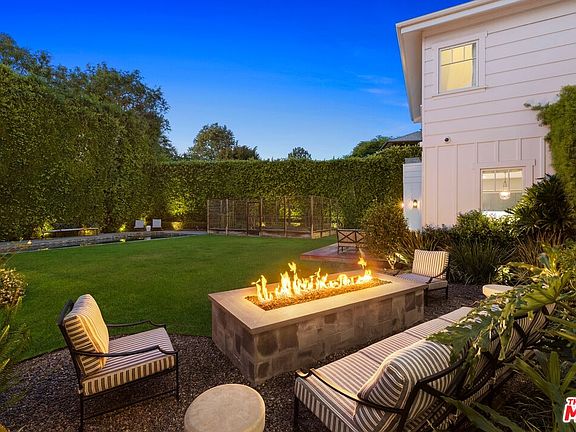 3rd image of 521 Amalfi Dr