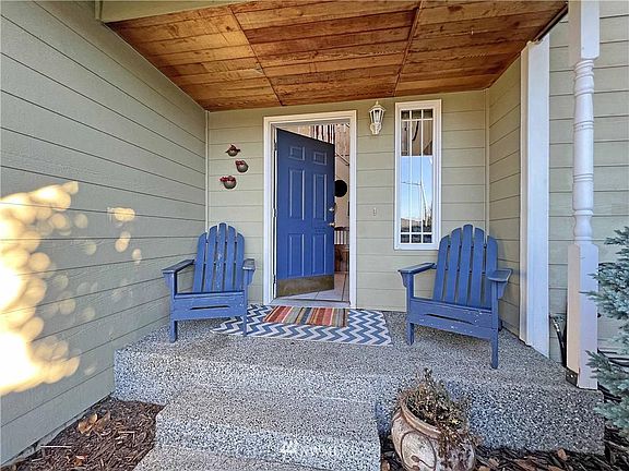 3rd image of 7817 73rd Pl NE