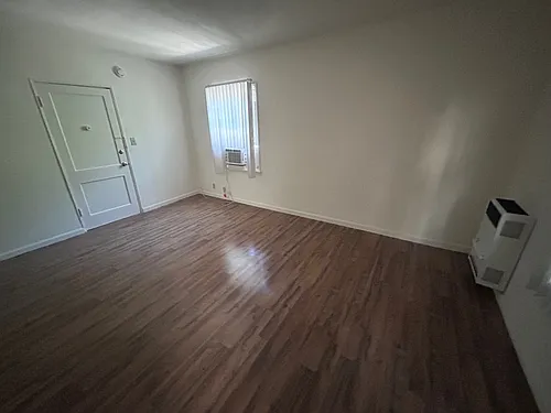 4925 Beverly Blvd #9 Photo 1