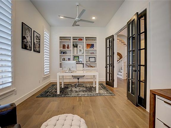 5th image of 4431 Woodbine Ln