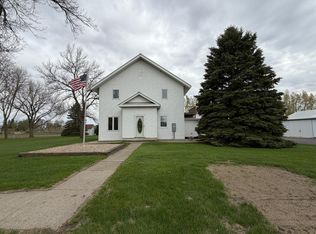 312 W Luverne St, Magnolia, MN 56158