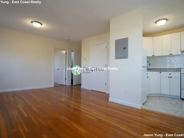 2018 Commonwealth Ave, Brighton, MA