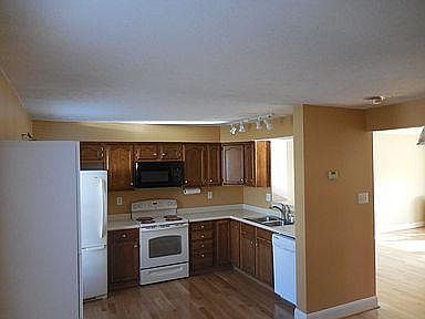 2nd image of 1043 W Shetland Ct