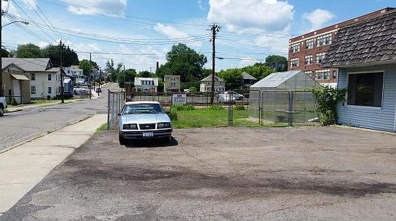 2nd image of 225 Corliss Ave