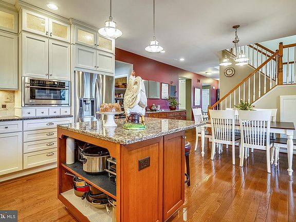 5th image of 3511 Broadrun Dr