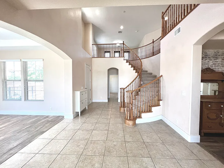 7140 Charter Crest St — Photo 13
