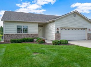 5953 Fox Basin Rd, Rockford, IL 61108