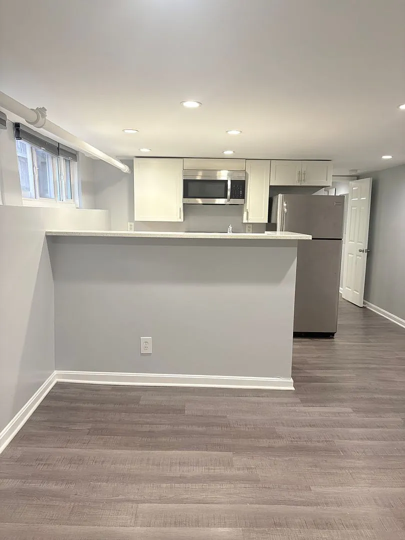 300 E. University Pkwy — Photo 3
