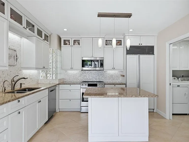 200 Cocoanut Ave #5 — Photo 15