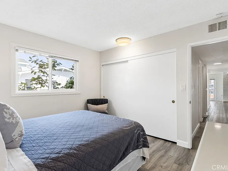 218 E Balboa Blvd #1/2 — Photo 20
