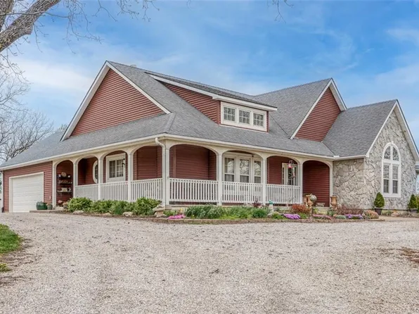 29449 219th St, Easton, KS 66020