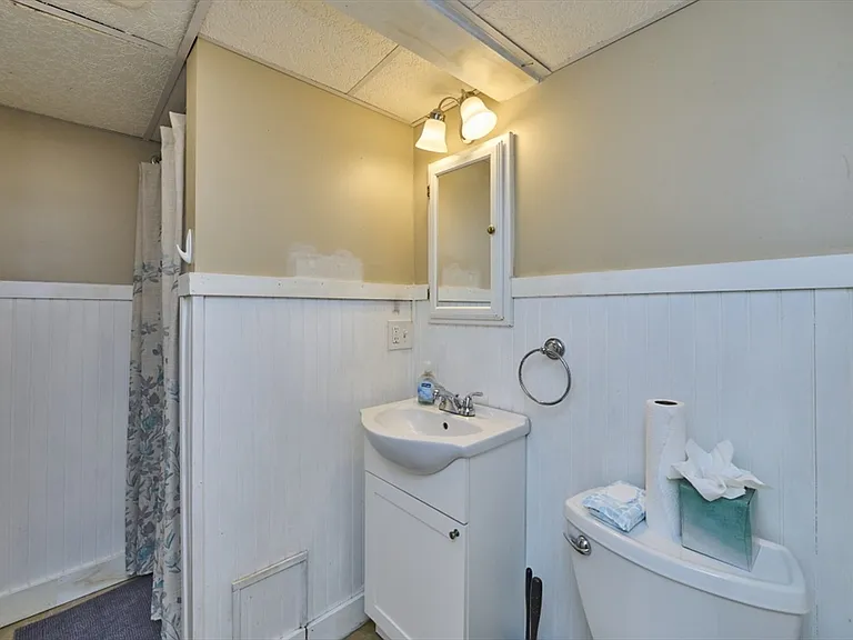41 Lynde Ave — Photo 25