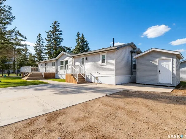 119 Railway Avenue, Kinistino, SK S0J 1H0