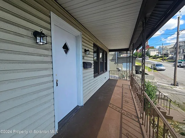 405 Fig St — Photo 17