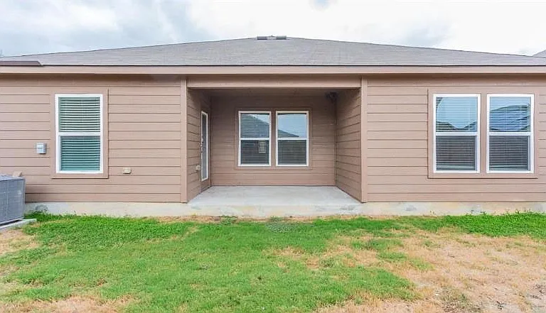 1331 Treeta Trl — Photo 14