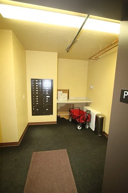 2 Bedroom Condo close to Downtown! — Photo 2