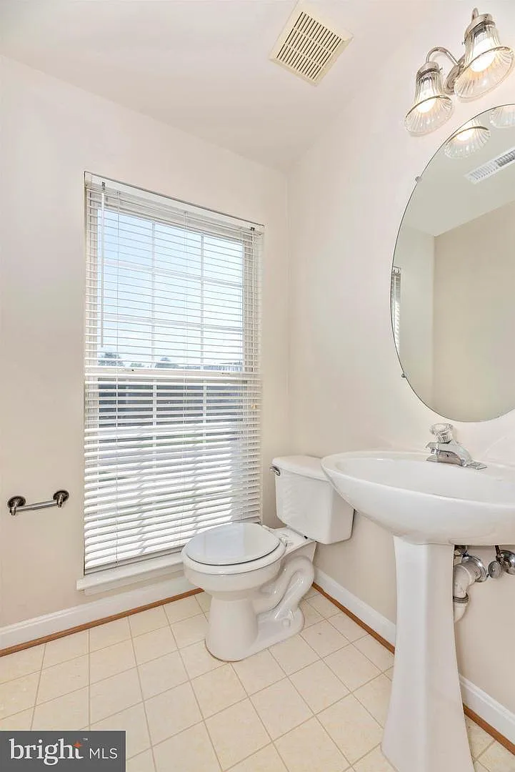 Building Photo - 948 Turning Point Ct