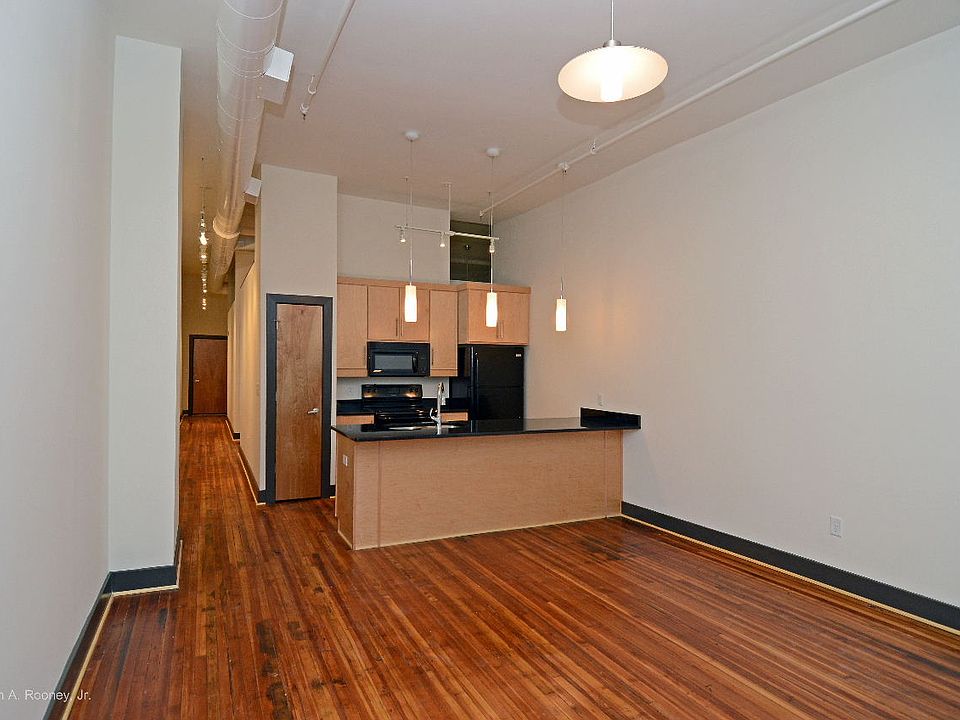 1st image of 132 N Sycamore St APT 404