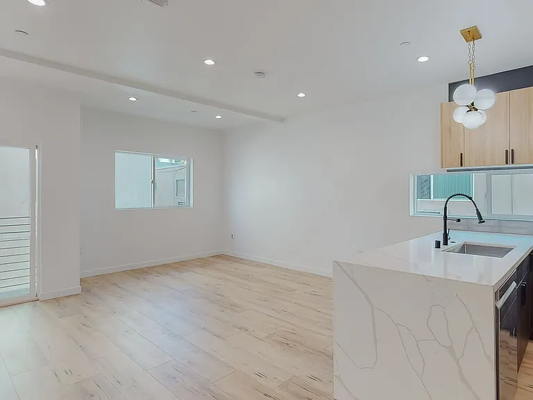 16012 Cantlay St #A — Photo 3
