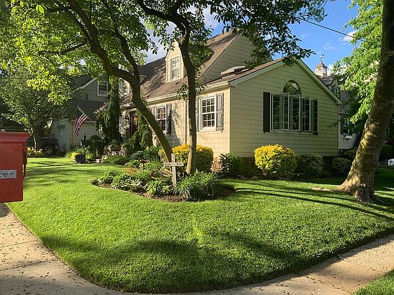 3rd image of 71 Acacia Ave
