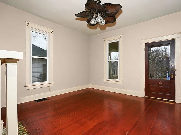 207 N Oak St #A — Photo 5
