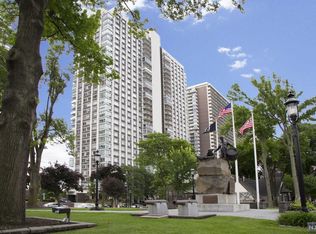 1600 Parker Ave APT 17A, Fort Lee, NJ