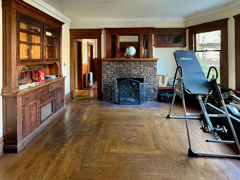 2037 Hearst Ave #A — Photo 4
