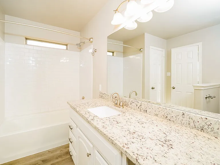 3605 Candlebrook Ln — Photo 11