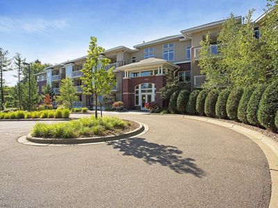 408 Parkers Lake Rd #211, Minnetonka, MN, 55345