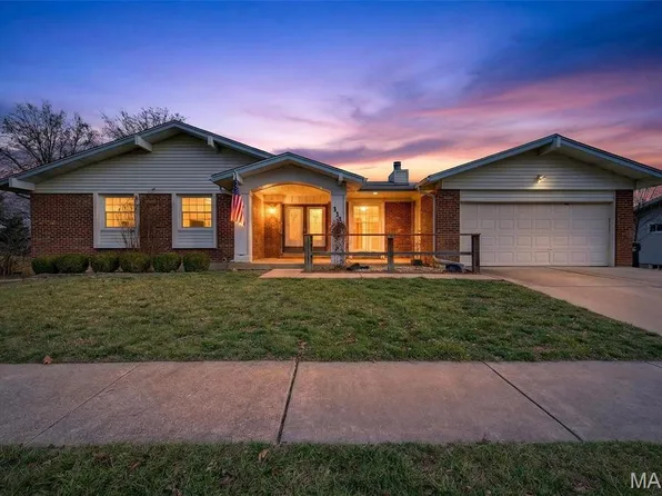 1148 Crested View Dr, Saint Louis, MO 63146