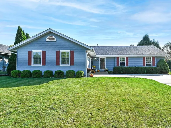 8200 South Wildwood DRIVE, Oak Creek, WI 53154